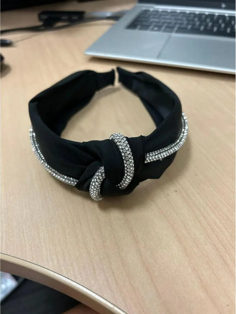 Beautiful quality headband. Fancy with rhinestones.